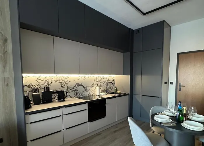 Neon I * Čenstochová